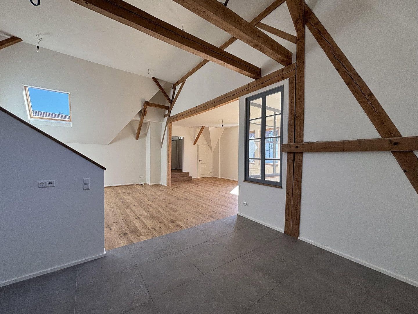Pronájem bytu 4+kk 147 m², Niefern-Öschelbronn, Bádensko-Württembersko Pronájem bytu 4+kk 147 m², Niefern-Öschelbronn, Bádensko-Württembersko