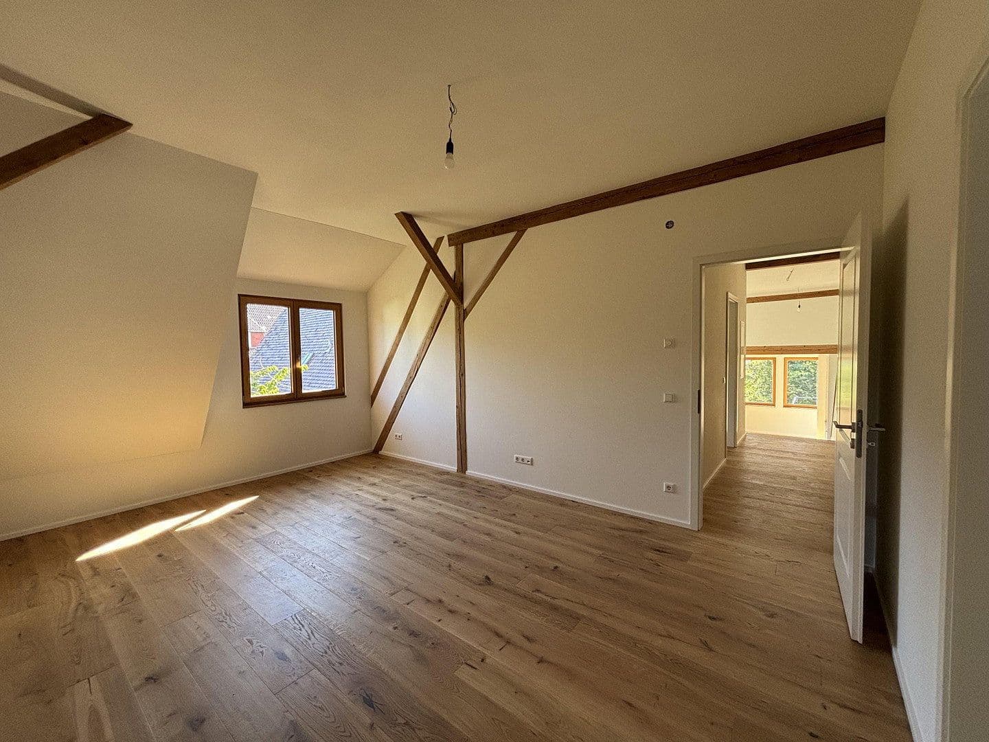 Pronájem bytu 4+kk 147 m², Niefern-Öschelbronn, Bádensko-Württembersko Pronájem bytu 4+kk 147 m², Niefern-Öschelbronn, Bádensko-Württembersko