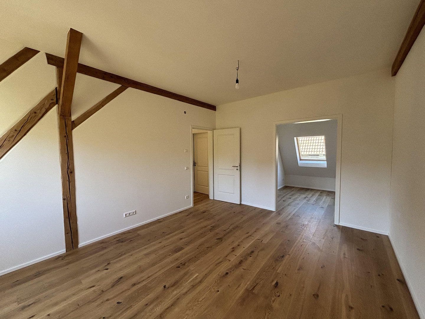 Pronájem bytu 4+kk 147 m², Niefern-Öschelbronn, Bádensko-Württembersko Pronájem bytu 4+kk 147 m², Niefern-Öschelbronn, Bádensko-Württembersko