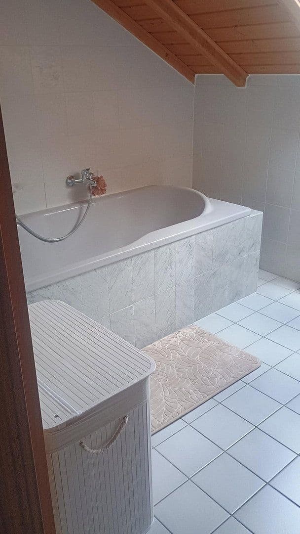 Pronájem bytu 3+1 110 m², Kreuzstr. 3A, Rinteln, Dolní Sasko Pronájem bytu 3+1 110 m², Kreuzstr. 3A, Rinteln, Dolní Sasko