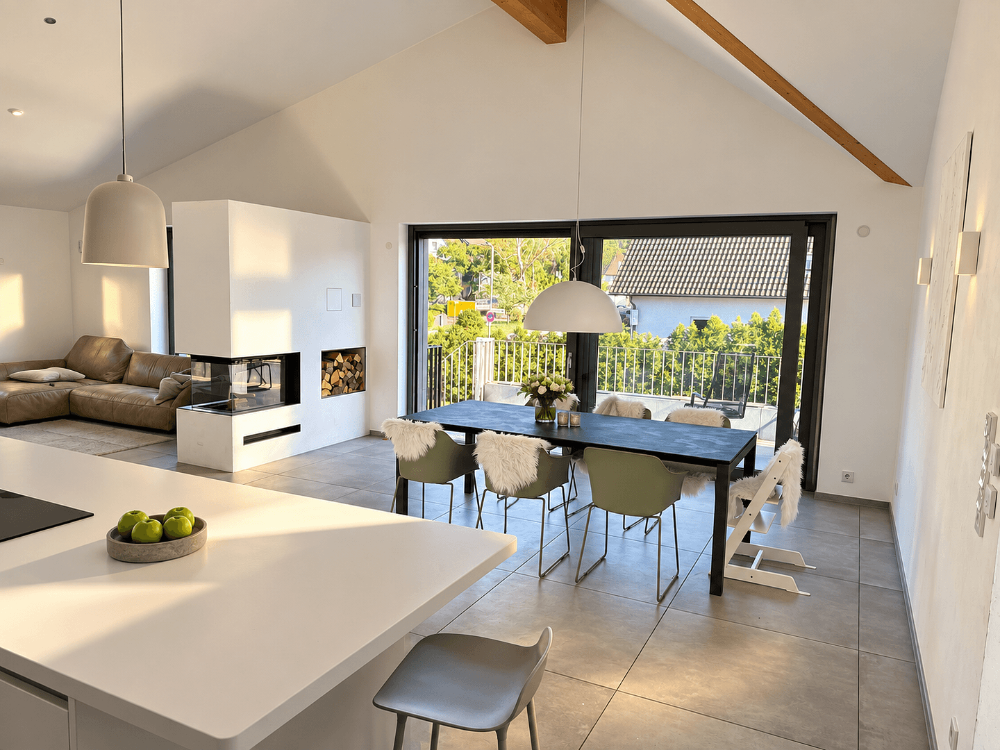 Prodej domu 280 m², pozemek 450 m², Tannenstrasse 14, Seeheim-Jugenheim, Hessen Prodej domu 280 m², pozemek 450 m², Tannenstrasse 14, Seeheim-Jugenheim, Hessen