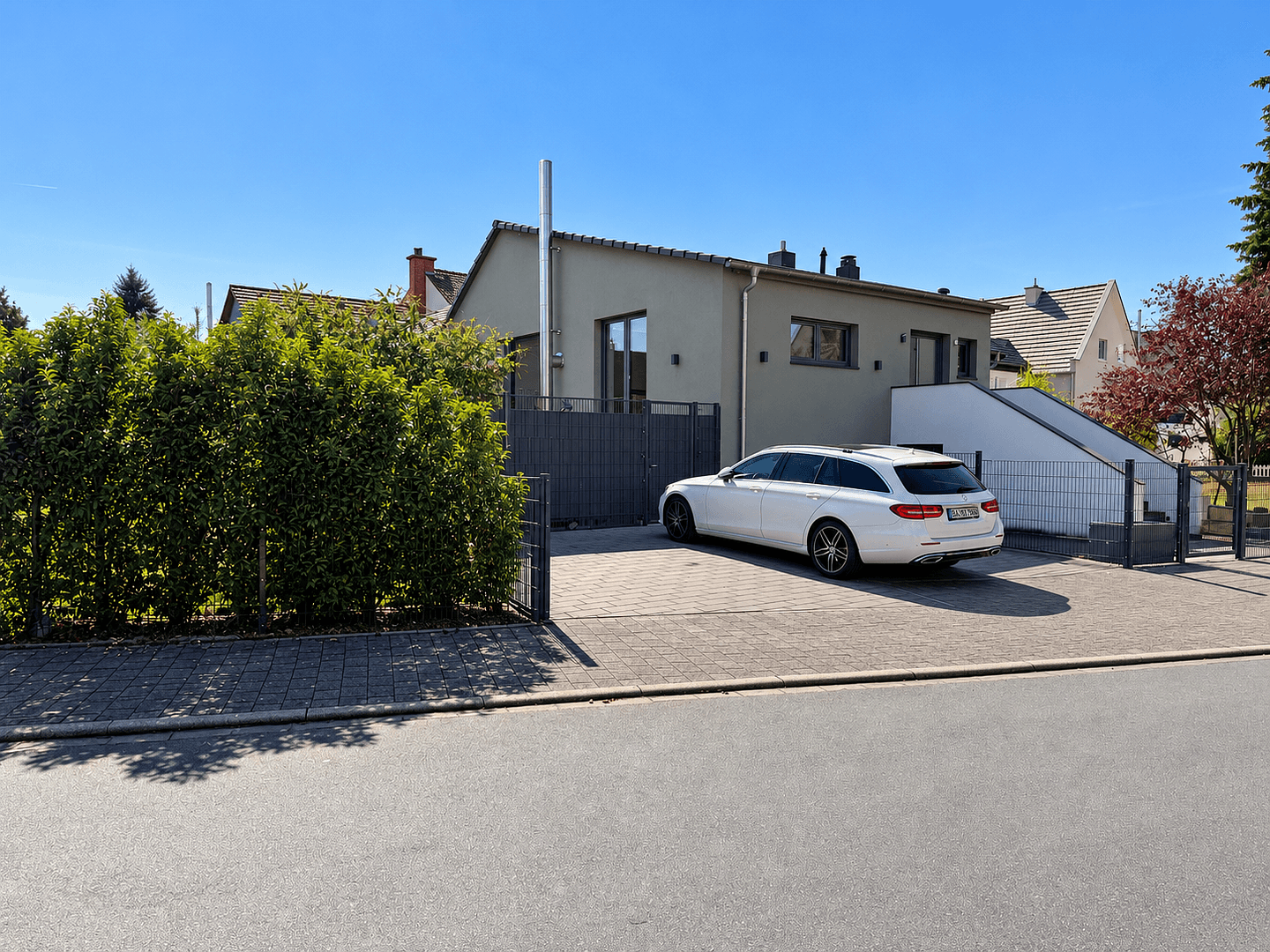 Prodej domu 280 m², pozemek 450 m², Tannenstrasse 14, Seeheim-Jugenheim, Hessen Prodej domu 280 m², pozemek 450 m², Tannenstrasse 14, Seeheim-Jugenheim, Hessen