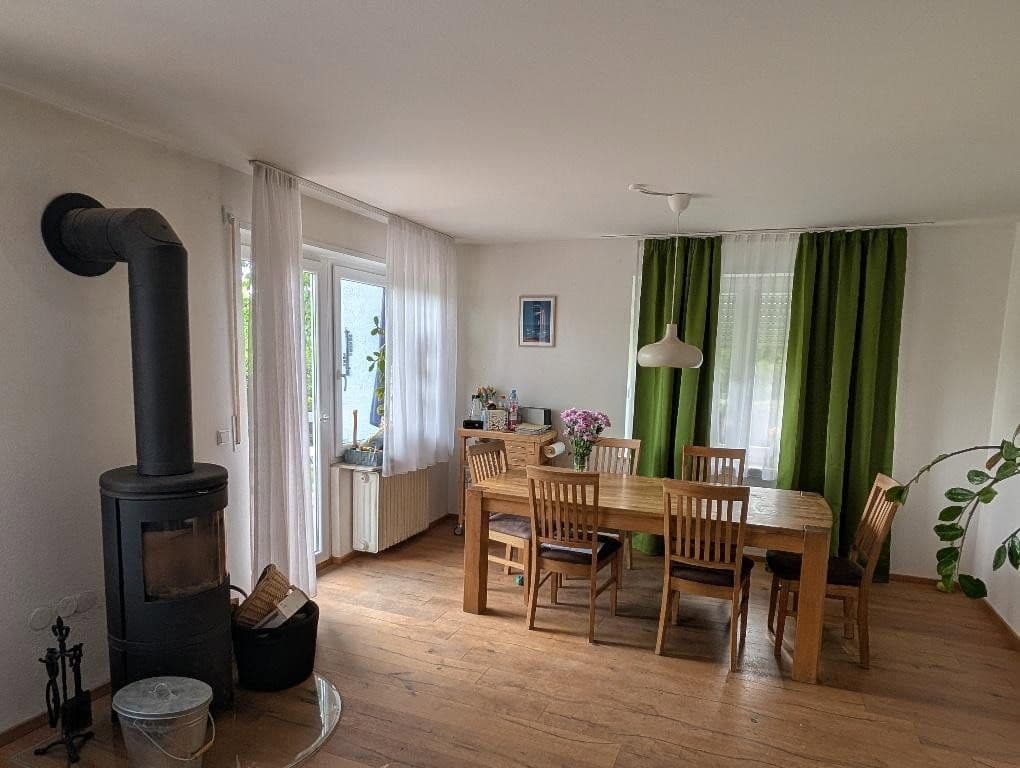 Prodej domu 200 m², pozemek 685 m², Heuchelbergstr. 23, Pfaffenhofen, Bádensko-Württembersko Prodej domu 200 m², pozemek 685 m², Heuchelbergstr. 23, Pfaffenhofen, Bádensko-Württembersko