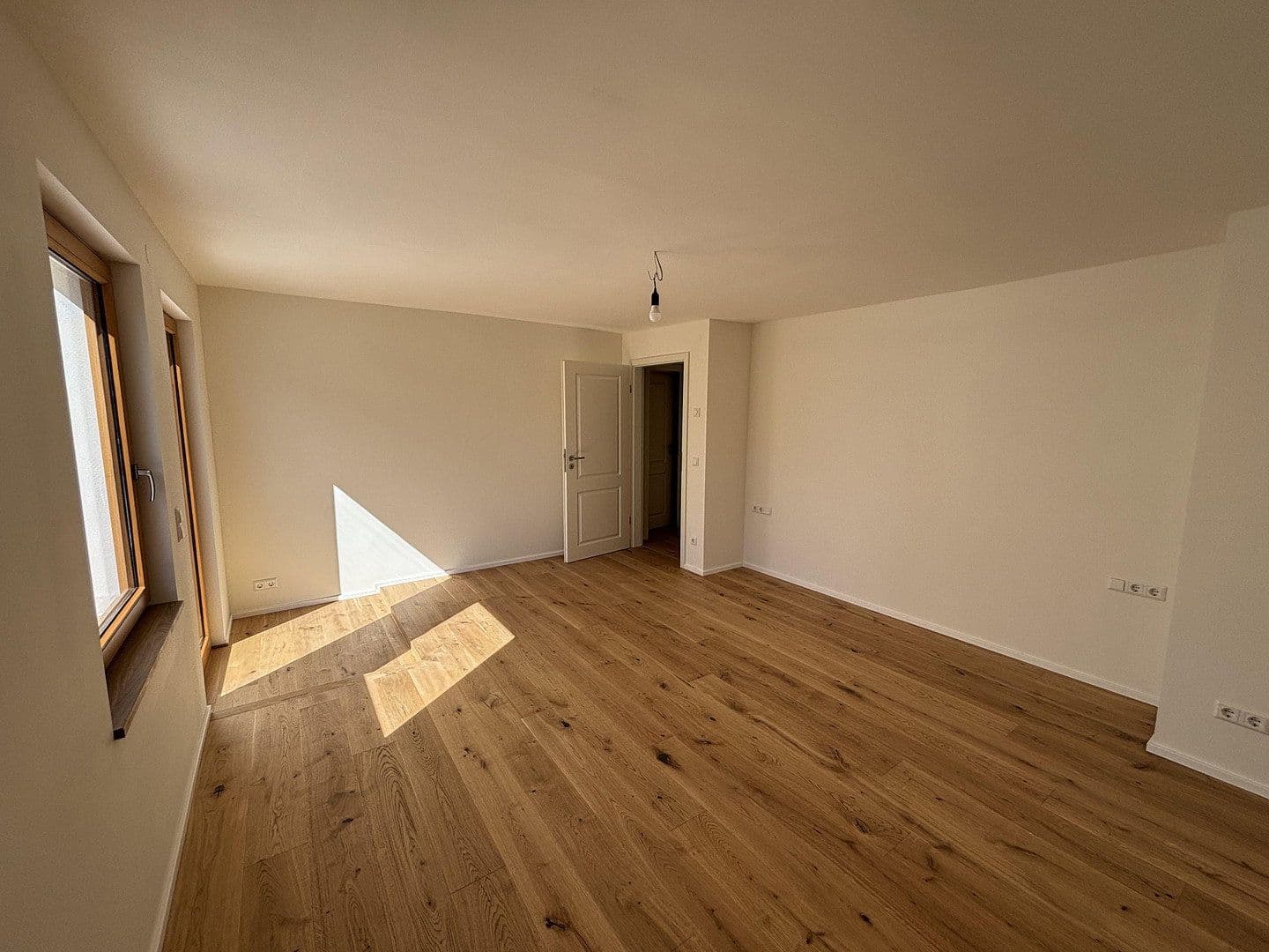 Pronájem bytu 3+kk 133 m², Niefern-Öschelbronn, Bádensko-Württembersko Pronájem bytu 3+kk 133 m², Niefern-Öschelbronn, Bádensko-Württembersko