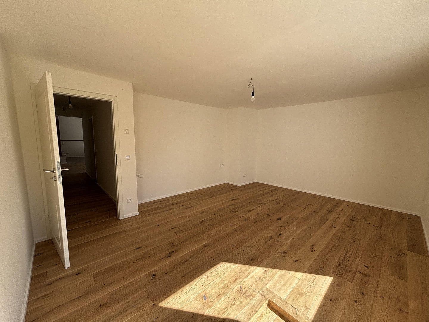 Pronájem bytu 3+kk 133 m², Niefern-Öschelbronn, Bádensko-Württembersko Pronájem bytu 3+kk 133 m², Niefern-Öschelbronn, Bádensko-Württembersko