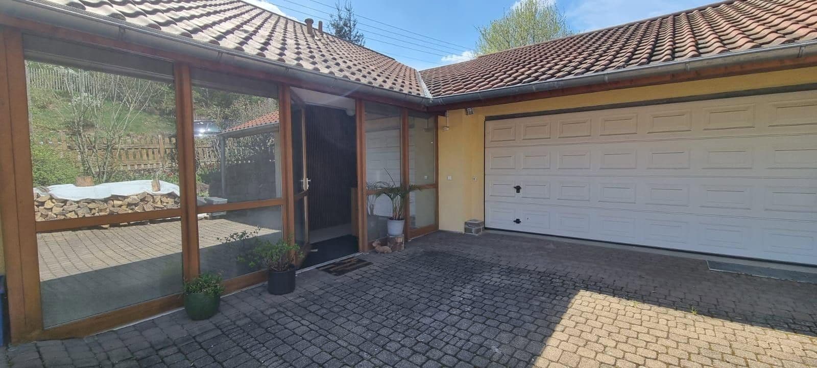 Prodej domu 160 m², pozemek 1.093 m², Bannholzstr. 17, Heiligkreuzsteinach, Bádensko-Württembersko Prodej domu 160 m², pozemek 1.093 m², Bannholzstr. 17, Heiligkreuzsteinach, Bádensko-Württembersko