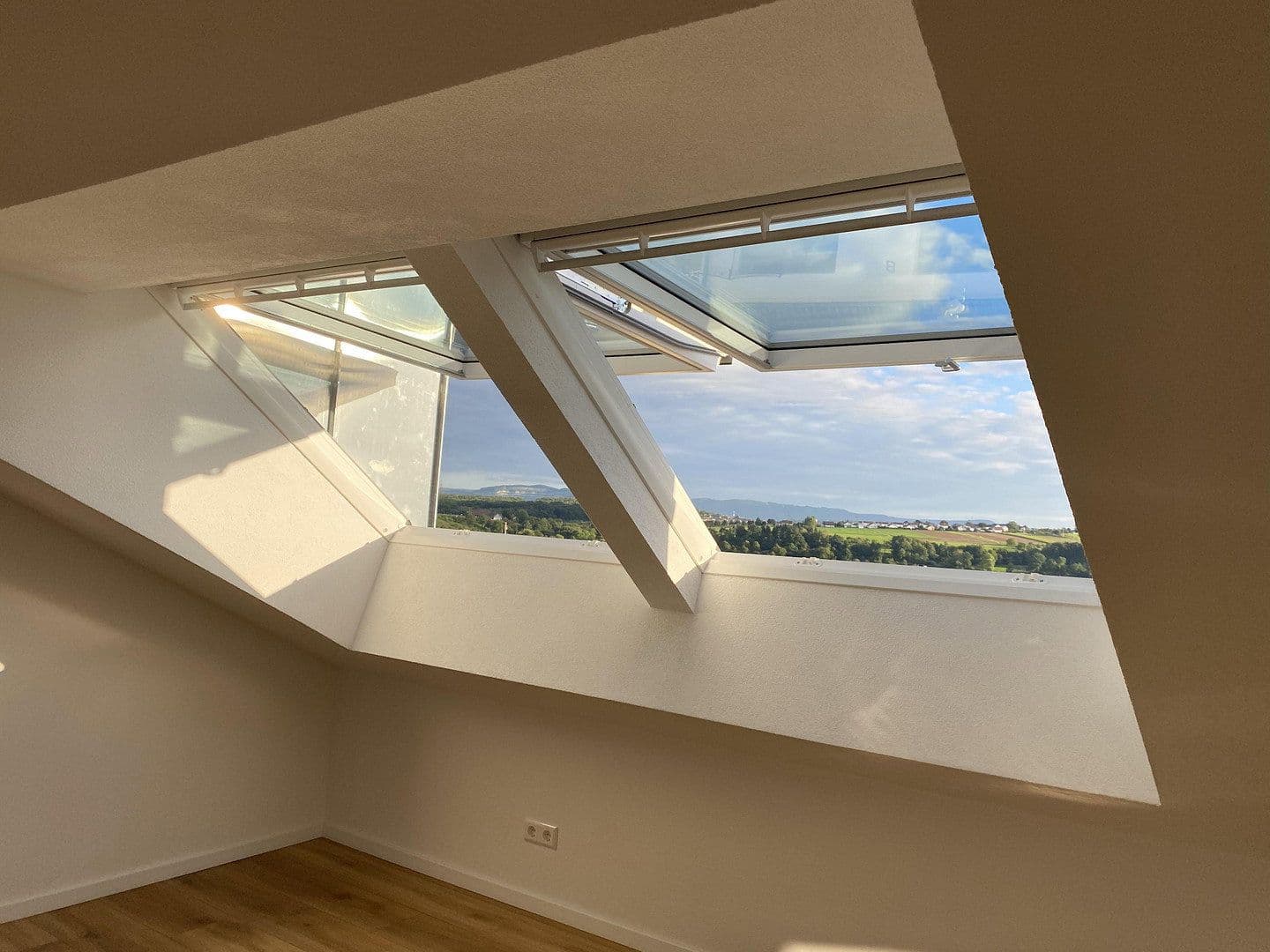 Pronájem bytu 4+kk 106 m², Nürtingen, Bádensko-Württembersko Pronájem bytu 4+kk 106 m², Nürtingen, Bádensko-Württembersko