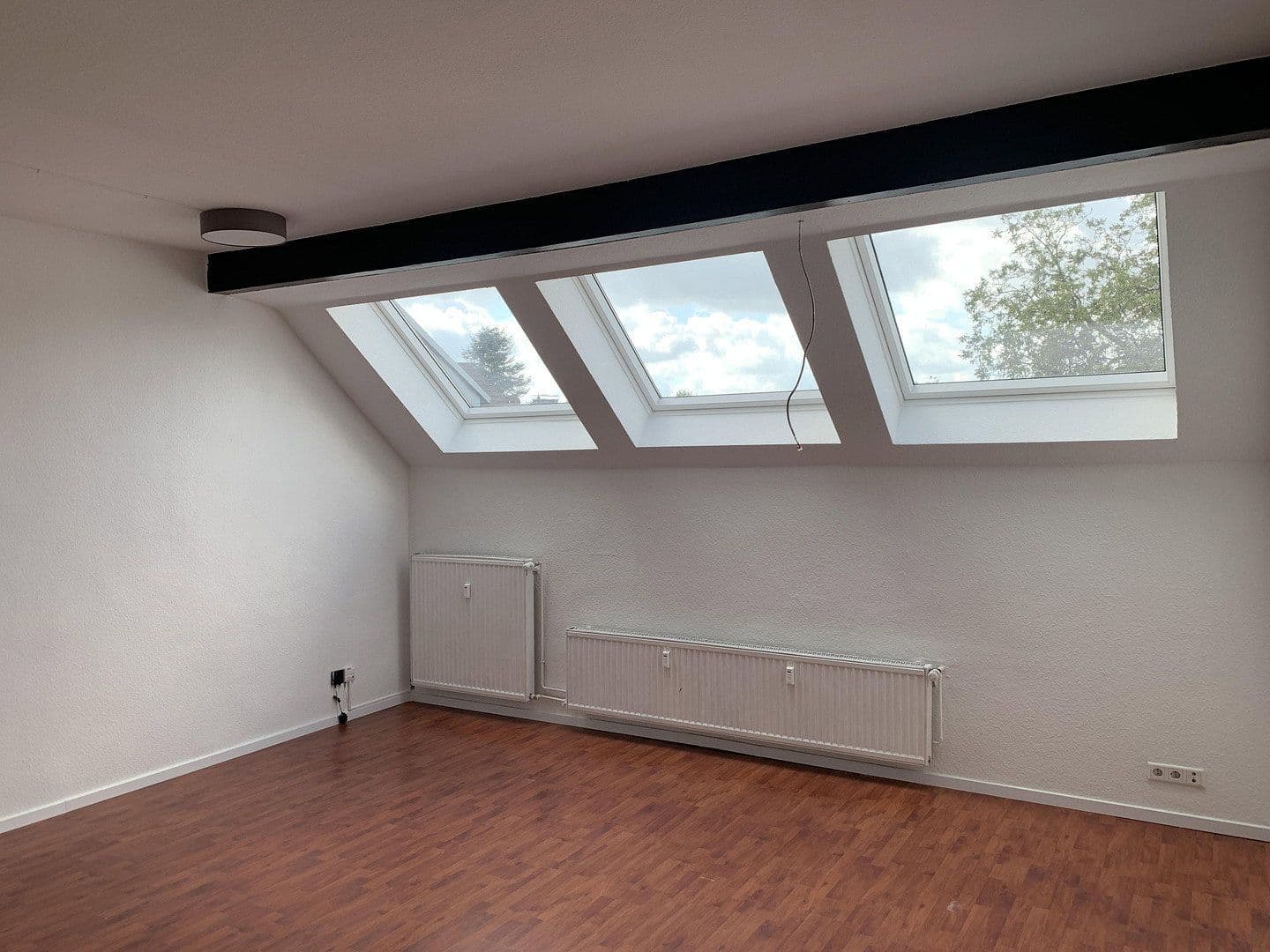 Pronájem bytu 4+1 92 m², Burscheider Str. 106b, Leverkusen, Severní Porýní-Vestfálsko Pronájem bytu 4+1 92 m², Burscheider Str. 106b, Leverkusen, Severní Porýní-Vestfálsko