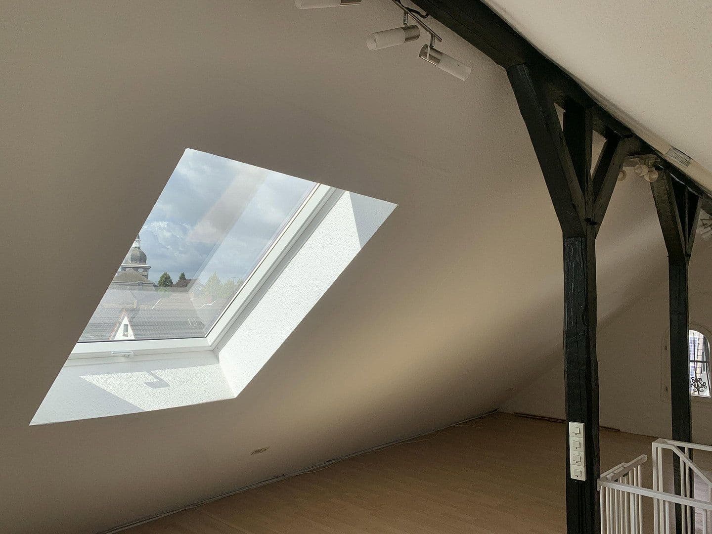 Pronájem bytu 4+1 92 m², Burscheider Str. 106b, Leverkusen, Severní Porýní-Vestfálsko Pronájem bytu 4+1 92 m², Burscheider Str. 106b, Leverkusen, Severní Porýní-Vestfálsko