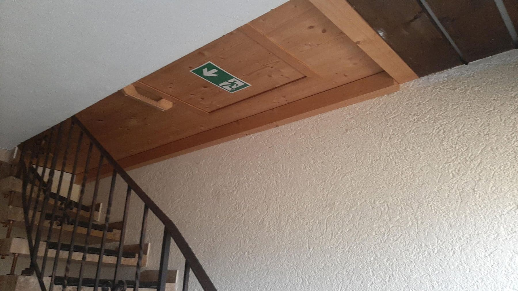 Pronájem bytu 2+1 80 m², Rosenstraße 5, Hohenschäftlarn, Bavorsko Pronájem bytu 2+1 80 m², Rosenstraße 5, Hohenschäftlarn, Bavorsko