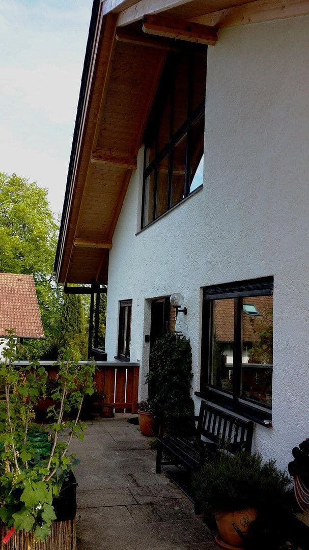 Pronájem bytu 2+1 80 m², Rosenstraße 5, Hohenschäftlarn, Bavorsko Pronájem bytu 2+1 80 m², Rosenstraße 5, Hohenschäftlarn, Bavorsko