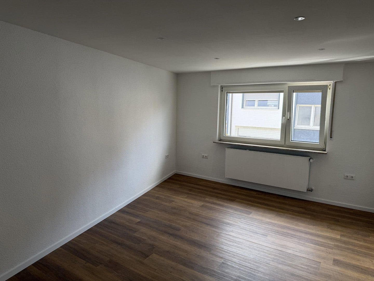Pronájem bytu 3+1 74 m², Brühler Weg 46, Plankstadt, Bádensko-Württembersko Pronájem bytu 3+1 74 m², Brühler Weg 46, Plankstadt, Bádensko-Württembersko