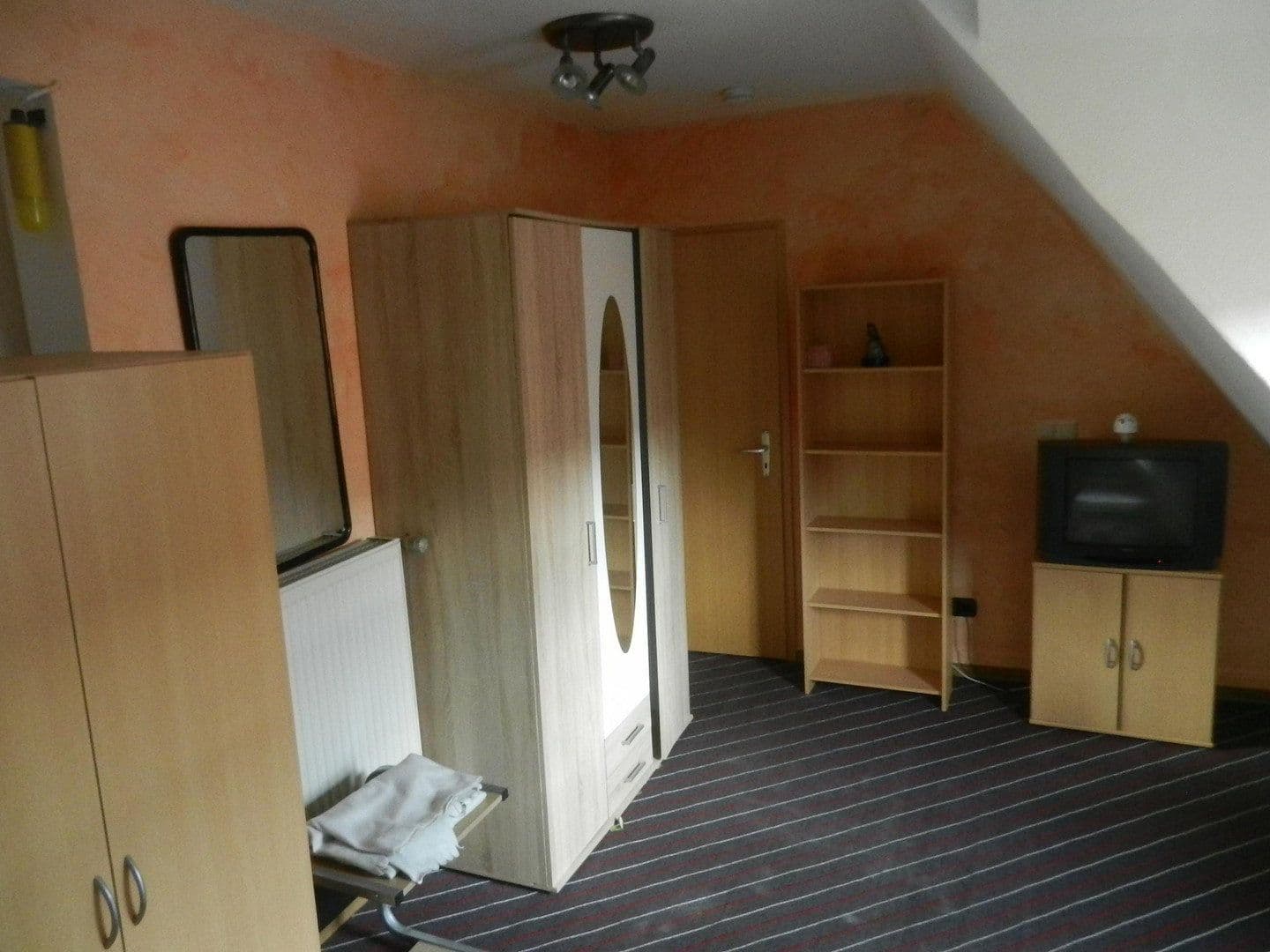 Prodej domu 135 m², pozemek 105 m², Schulstraße 6, Niedernhall, Bádensko-Württembersko Prodej domu 135 m², pozemek 105 m², Schulstraße 6, Niedernhall, Bádensko-Württembersko