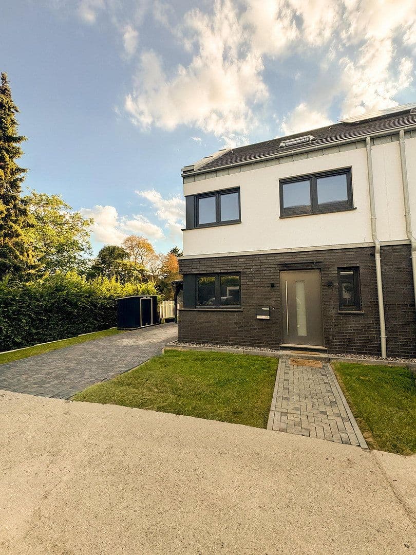 Prodej domu 130 m², pozemek 320 m², Schwerte, Severní Porýní-Vestfálsko Prodej domu 130 m², pozemek 320 m², Schwerte, Severní Porýní-Vestfálsko