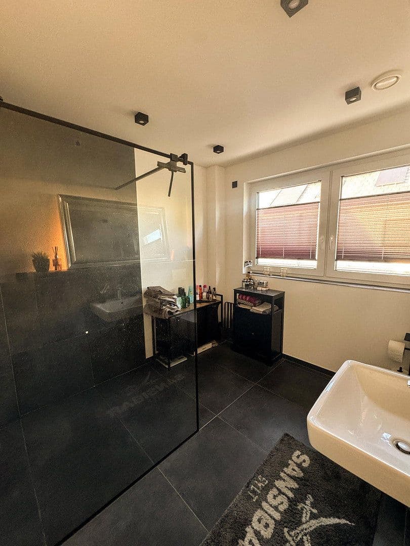 Prodej domu 130 m², pozemek 320 m², Schwerte, Severní Porýní-Vestfálsko Prodej domu 130 m², pozemek 320 m², Schwerte, Severní Porýní-Vestfálsko