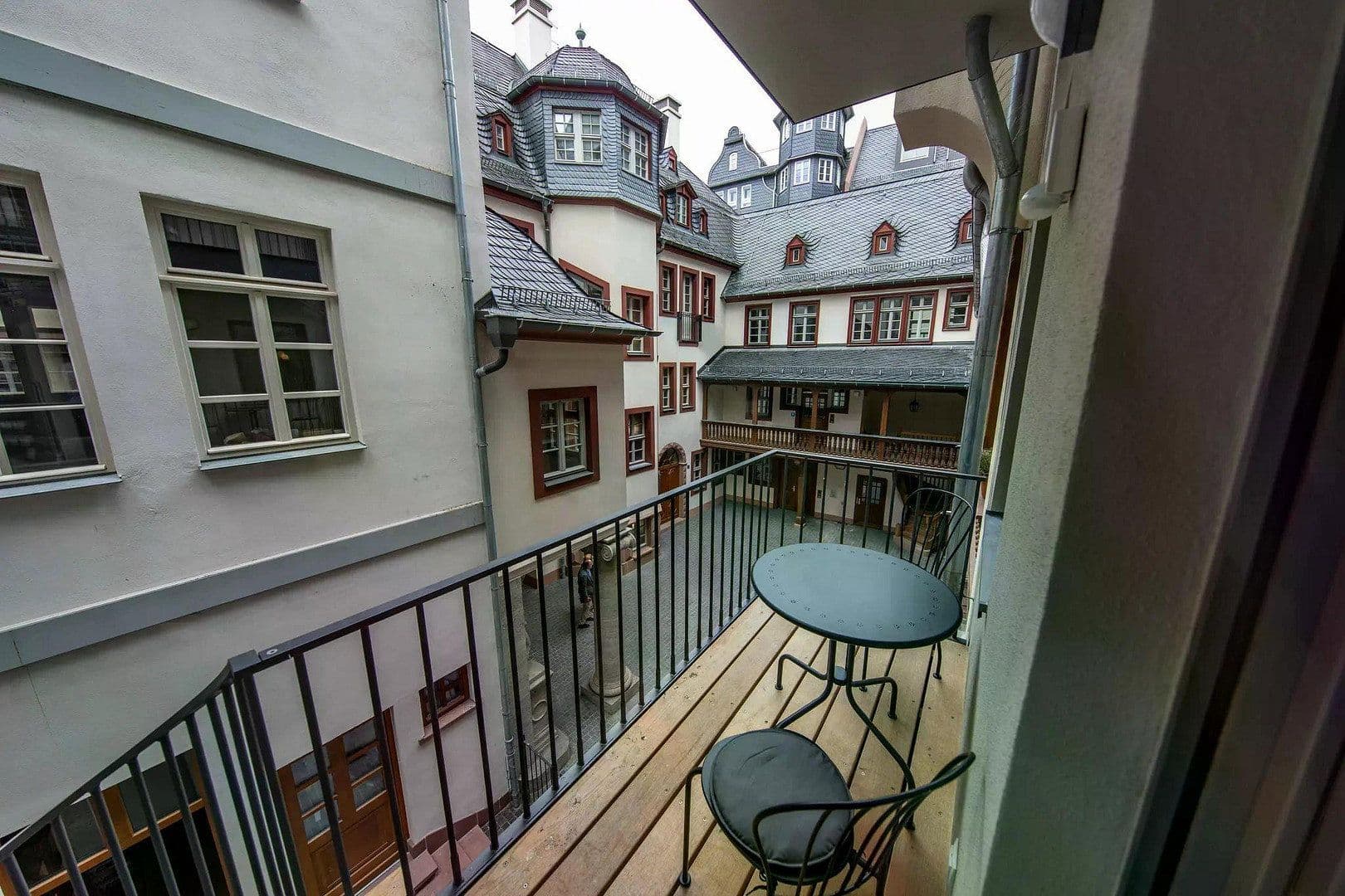 Pronájem bytu 4+1 112 m², Braubachstraße 27, Frankfurt, Hessen Pronájem bytu 4+1 112 m², Braubachstraße 27, Frankfurt, Hessen