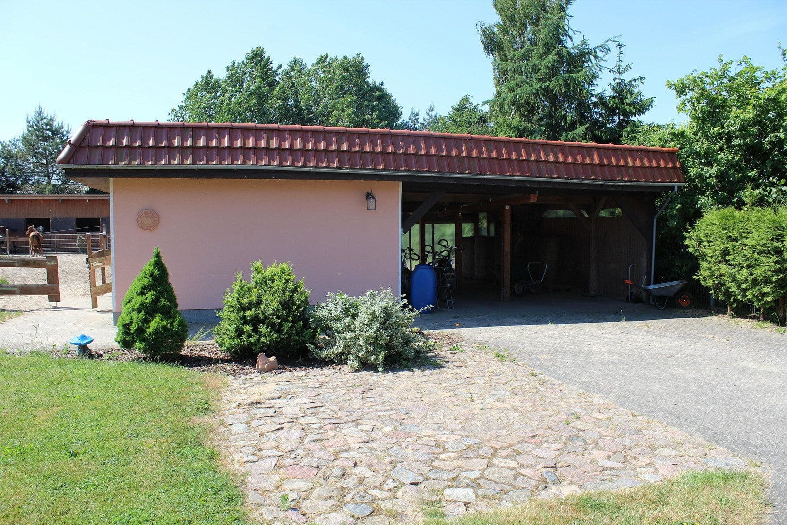 Prodej domu 230 m², pozemek 4.700 m², Loitz, Mecklenburg-Vorpommern Prodej domu 230 m², pozemek 4.700 m², Loitz, Mecklenburg-Vorpommern