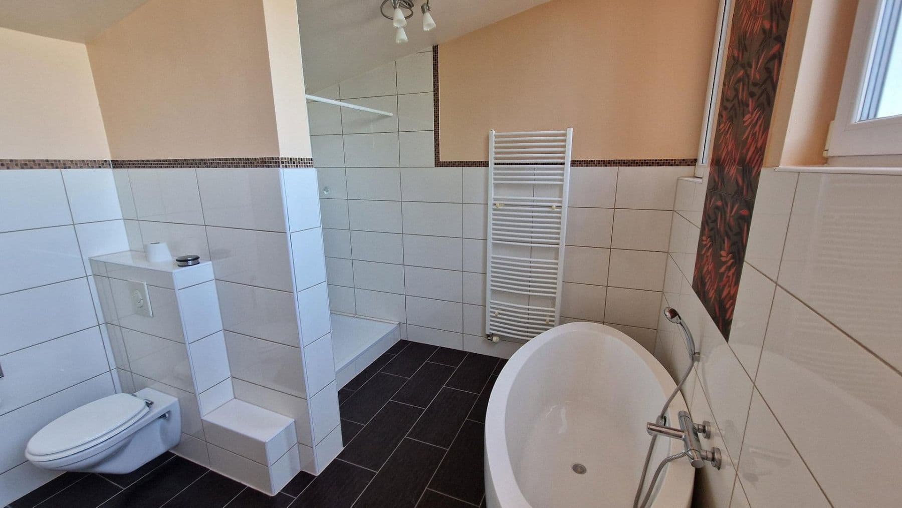 Prodej domu 210 m², pozemek 1.451 m², Am Kirschberg 29, Worms, Porýní-Falc Prodej domu 210 m², pozemek 1.451 m², Am Kirschberg 29, Worms, Porýní-Falc