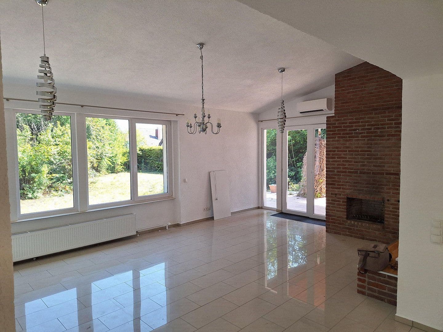 Prodej domu 210 m², pozemek 1.451 m², Am Kirschberg 29, Worms, Porýní-Falc Prodej domu 210 m², pozemek 1.451 m², Am Kirschberg 29, Worms, Porýní-Falc