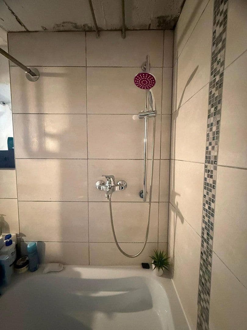 Prodej domu 175 m², pozemek 1.797 m², St.-Martin-Str. 20, Daiting, Bavorsko Prodej domu 175 m², pozemek 1.797 m², St.-Martin-Str. 20, Daiting, Bavorsko