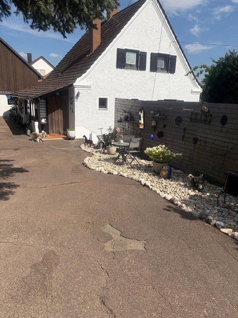 Prodej domu 175 m², pozemek 1.797 m², St.-Martin-Str. 20, Daiting, Bavorsko Prodej domu 175 m², pozemek 1.797 m², St.-Martin-Str. 20, Daiting, Bavorsko