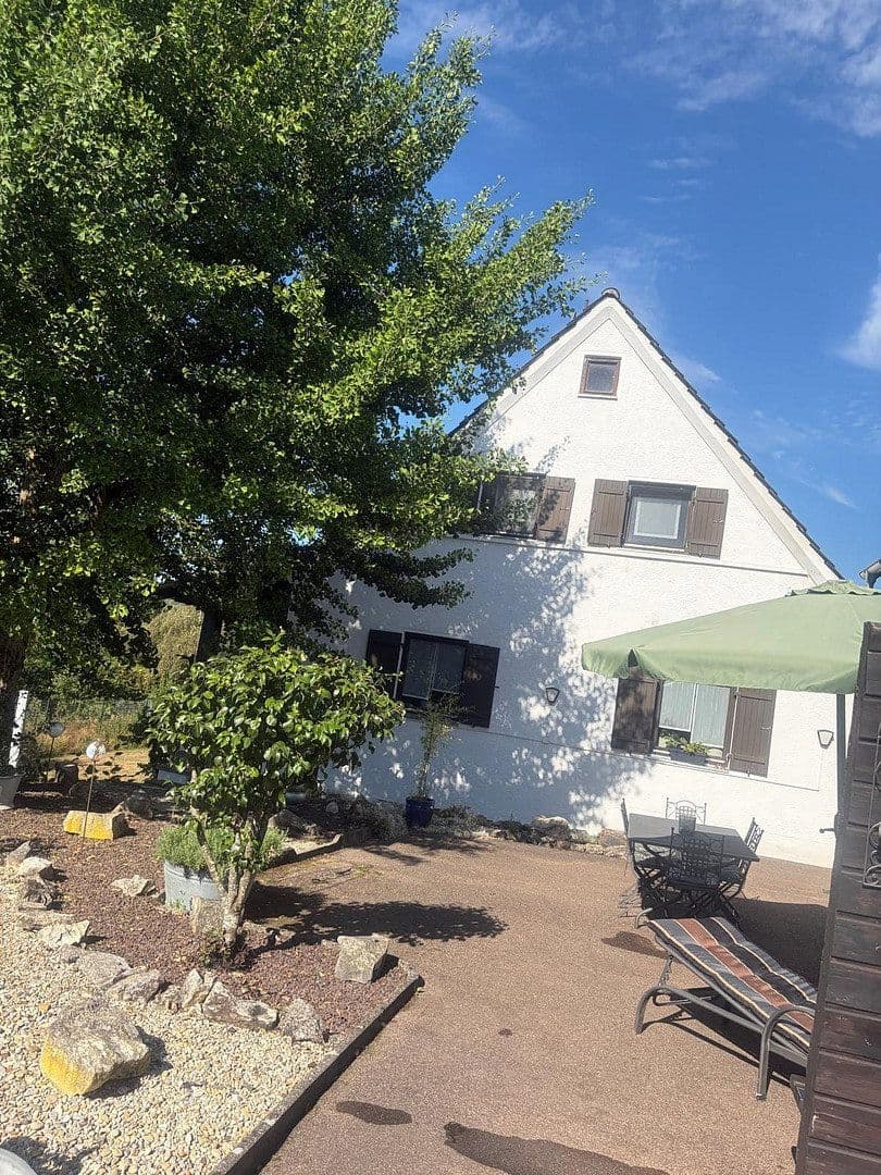 Prodej domu 175 m², pozemek 1.797 m², St.-Martin-Str. 20, Daiting, Bavorsko Prodej domu 175 m², pozemek 1.797 m², St.-Martin-Str. 20, Daiting, Bavorsko