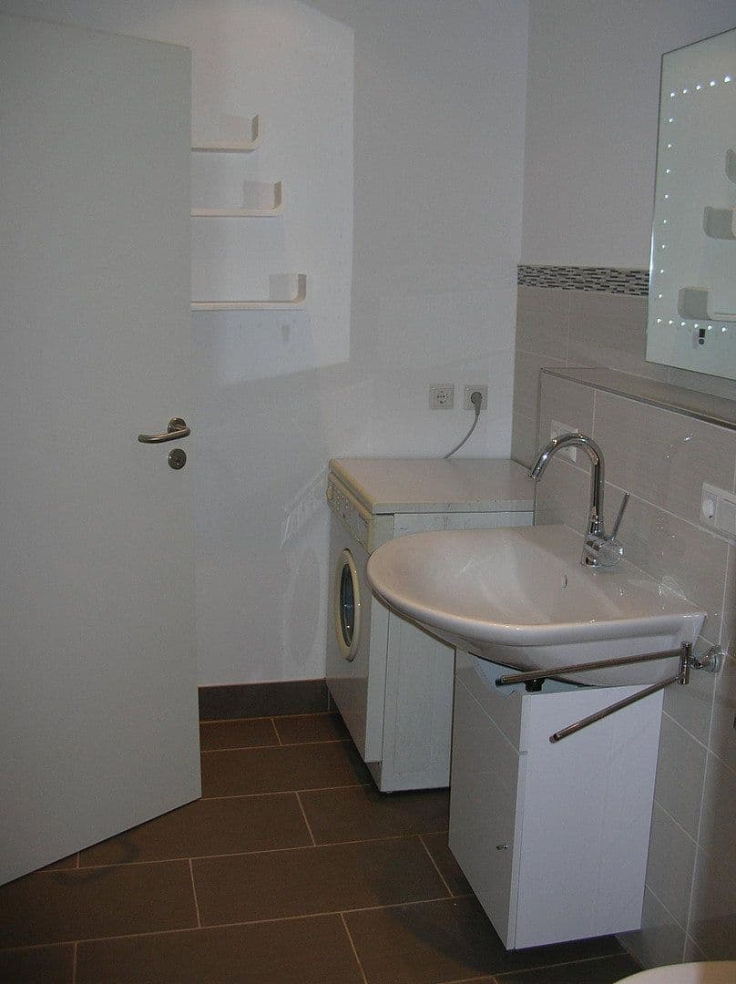 Pronájem bytu 2+1 70 m², Karlsruhe, Bádensko-Württembersko Pronájem bytu 2+1 70 m², Karlsruhe, Bádensko-Württembersko