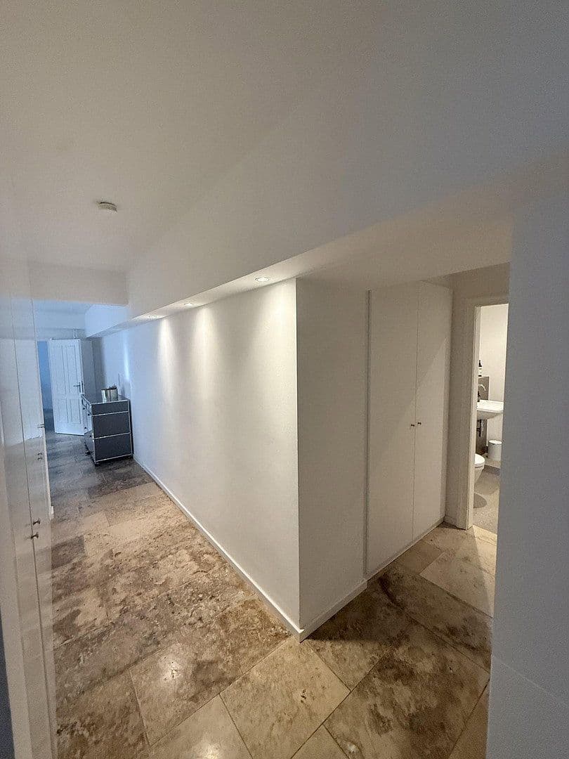 Pronájem bytu 1+1 80 m², Uferstraße 29, Köln, Severní Porýní-Vestfálsko Pronájem bytu 1+1 80 m², Uferstraße 29, Köln, Severní Porýní-Vestfálsko