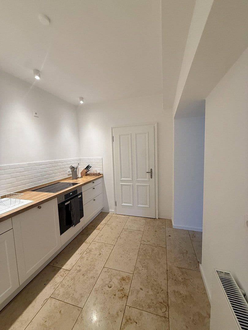 Pronájem bytu 1+1 80 m², Uferstraße 29, Köln, Severní Porýní-Vestfálsko Pronájem bytu 1+1 80 m², Uferstraße 29, Köln, Severní Porýní-Vestfálsko