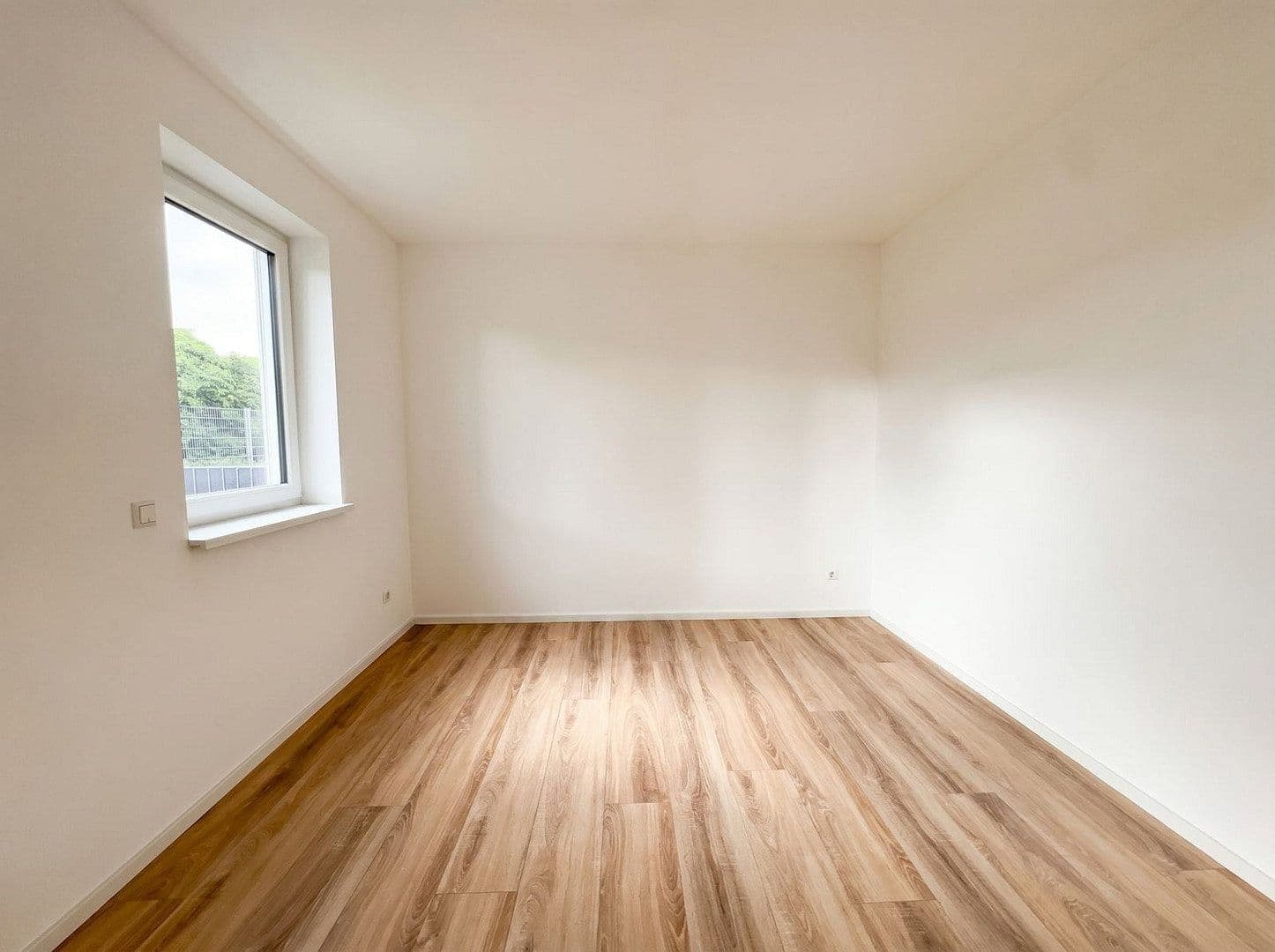 Pronájem bytu 3+1 96 m², Jockgrim, Porýní-Falc Pronájem bytu 3+1 96 m², Jockgrim, Porýní-Falc