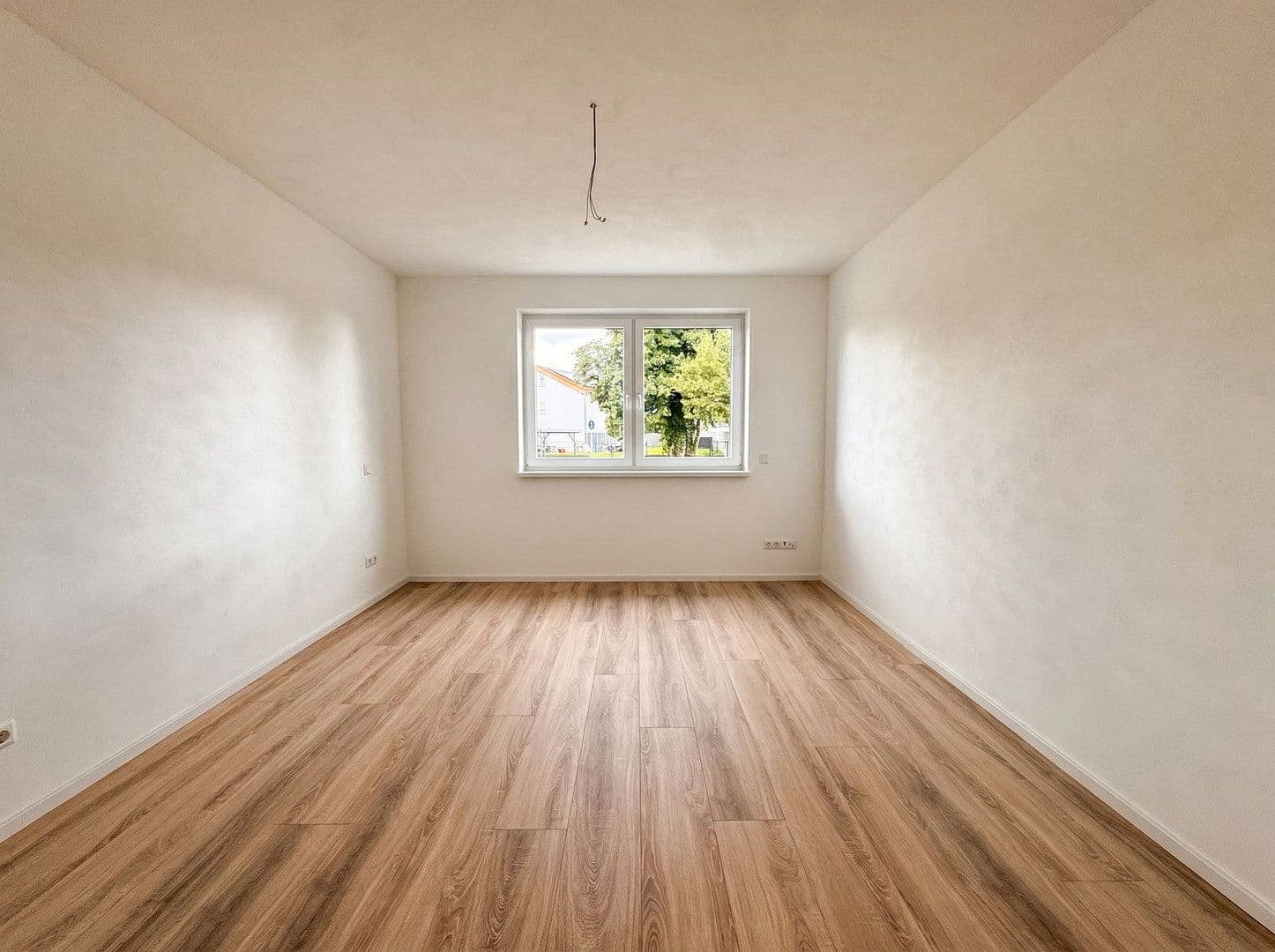 Pronájem bytu 3+1 96 m², Jockgrim, Porýní-Falc Pronájem bytu 3+1 96 m², Jockgrim, Porýní-Falc