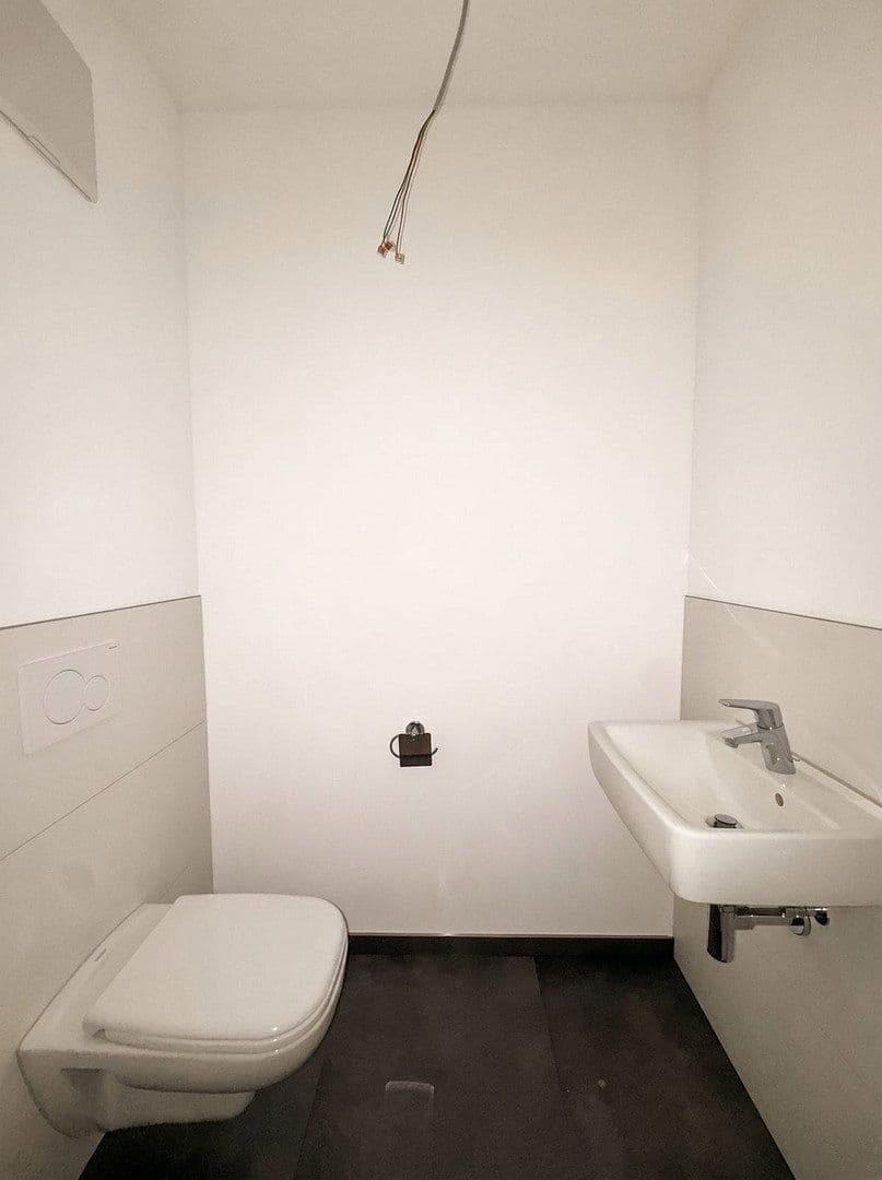 Pronájem bytu 3+1 96 m², Jockgrim, Porýní-Falc Pronájem bytu 3+1 96 m², Jockgrim, Porýní-Falc