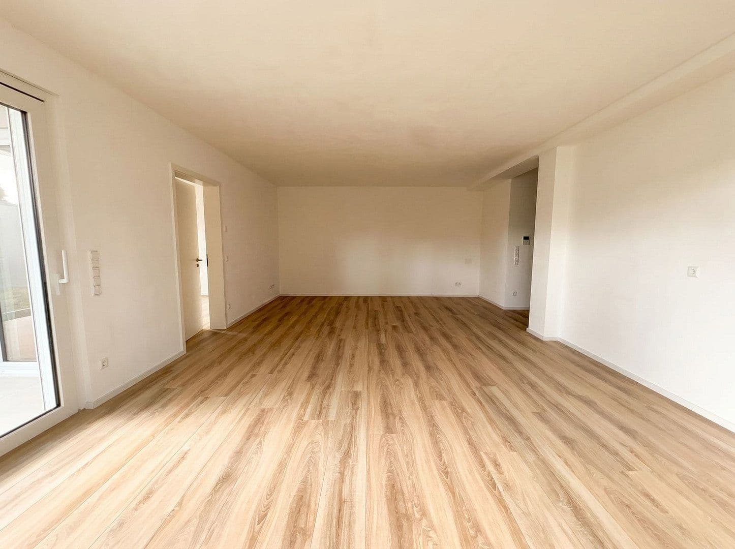 Pronájem bytu 3+1 96 m², Jockgrim, Porýní-Falc Pronájem bytu 3+1 96 m², Jockgrim, Porýní-Falc
