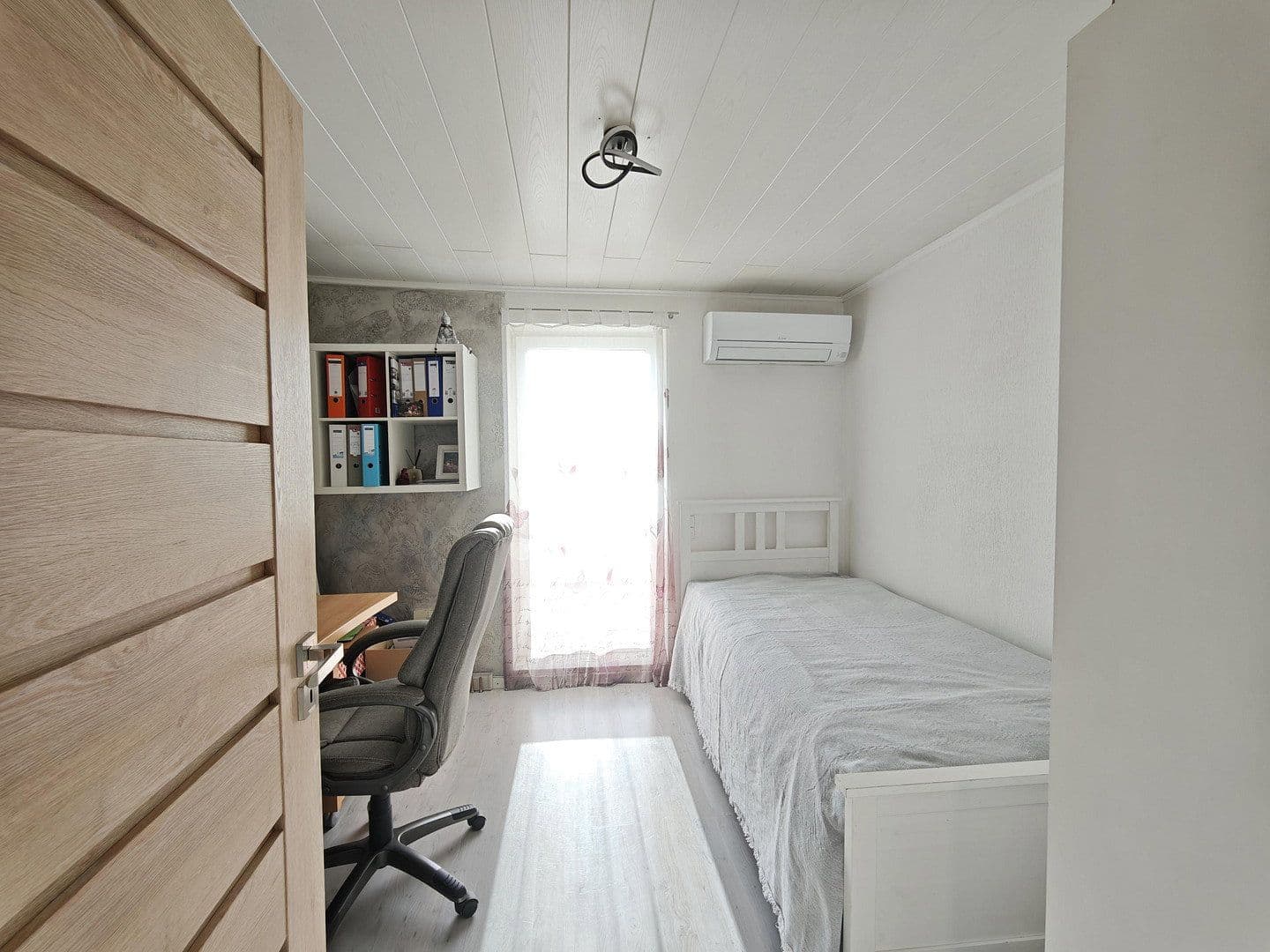 Prodej domu 404 m², pozemek 416 m², Tiefenbronn, Bádensko-Württembersko Prodej domu 404 m², pozemek 416 m², Tiefenbronn, Bádensko-Württembersko