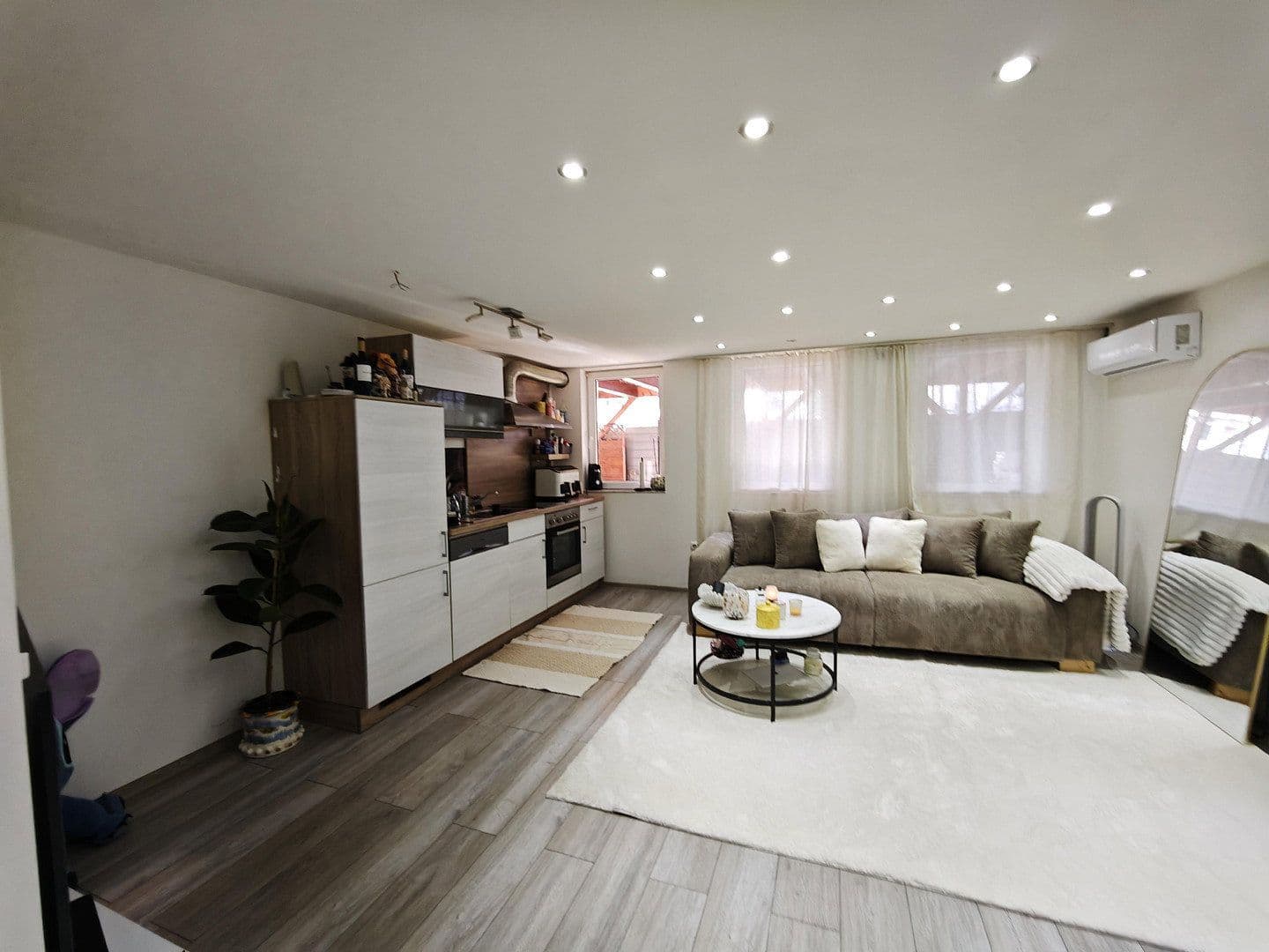 Prodej domu 404 m², pozemek 416 m², Tiefenbronn, Bádensko-Württembersko Prodej domu 404 m², pozemek 416 m², Tiefenbronn, Bádensko-Württembersko
