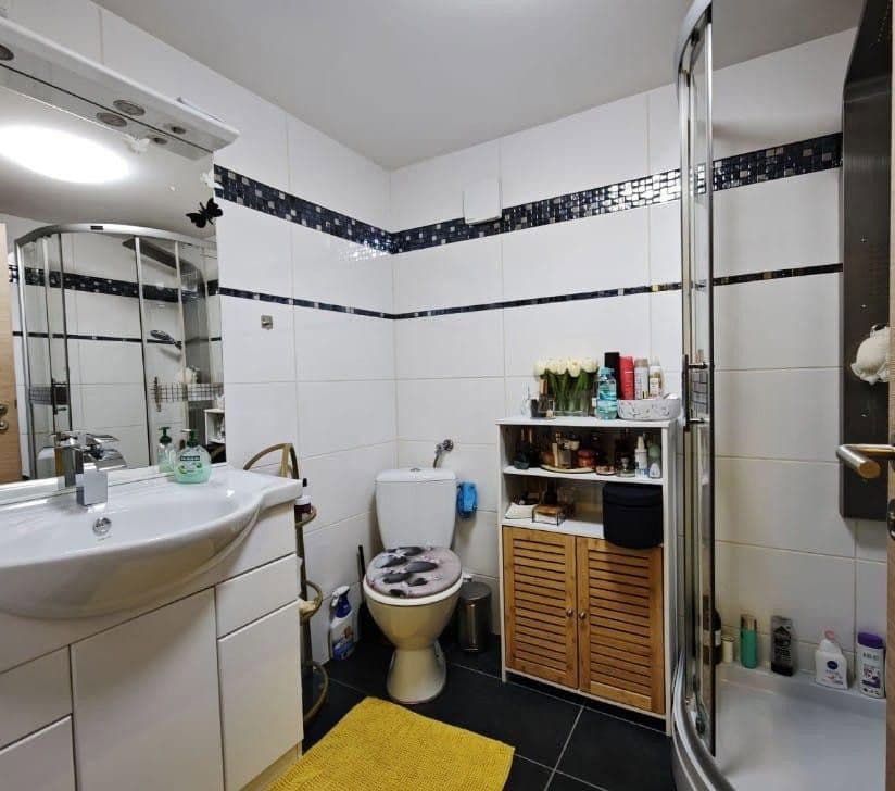 Prodej domu 404 m², pozemek 416 m², Tiefenbronn, Bádensko-Württembersko Prodej domu 404 m², pozemek 416 m², Tiefenbronn, Bádensko-Württembersko