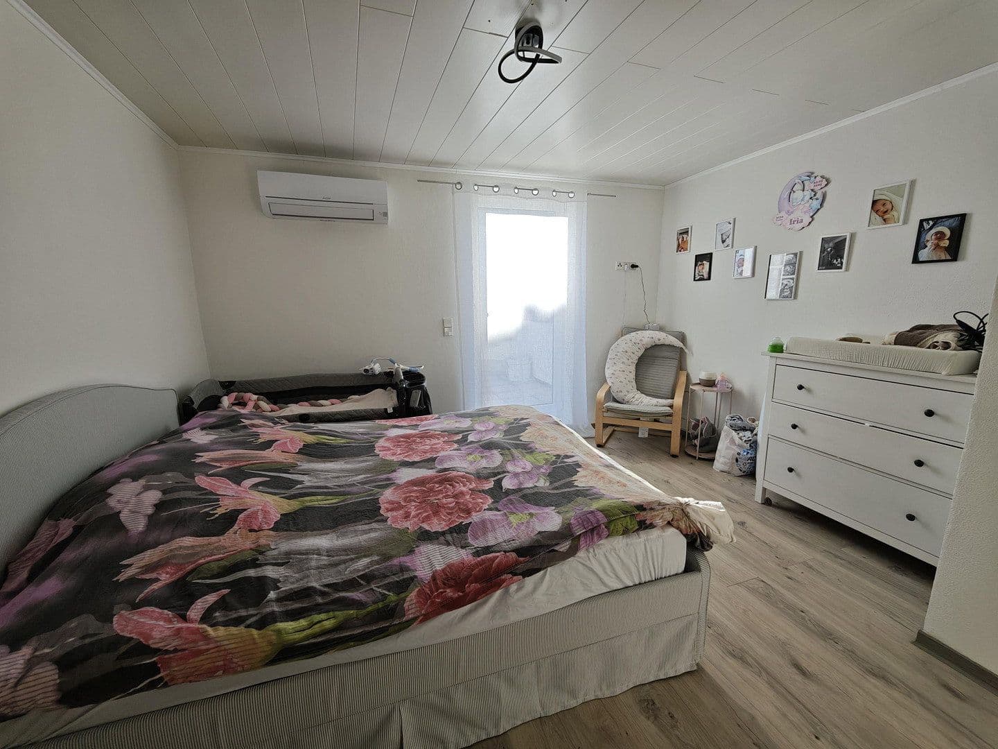 Prodej domu 404 m², pozemek 416 m², Tiefenbronn, Bádensko-Württembersko Prodej domu 404 m², pozemek 416 m², Tiefenbronn, Bádensko-Württembersko