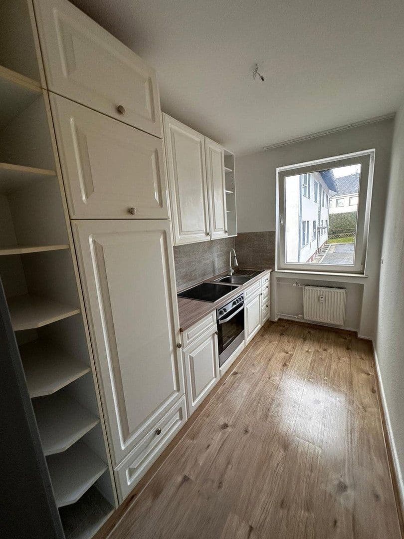 Prodej domu 1.477 m², pozemek 1.835 m², Rinteln, Dolní Sasko Prodej domu 1.477 m², pozemek 1.835 m², Rinteln, Dolní Sasko