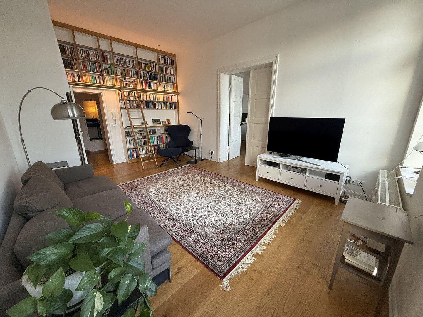 Prodej bytu 2+1 94 m², Alexandrinenstraße, Schwerin, Mecklenburg-Vorpommern Prodej bytu 2+1 94 m², Alexandrinenstraße, Schwerin, Mecklenburg-Vorpommern