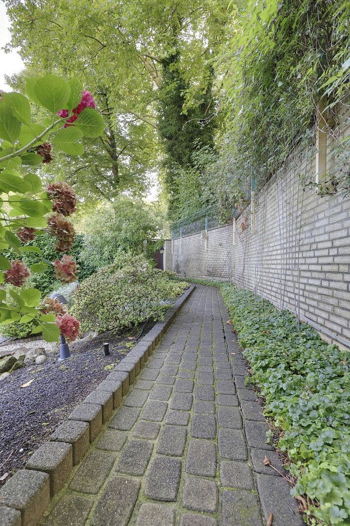 Prodej domu 190 m², pozemek 800 m², Duisburg, Severní Porýní-Vestfálsko Prodej domu 190 m², pozemek 800 m², Duisburg, Severní Porýní-Vestfálsko