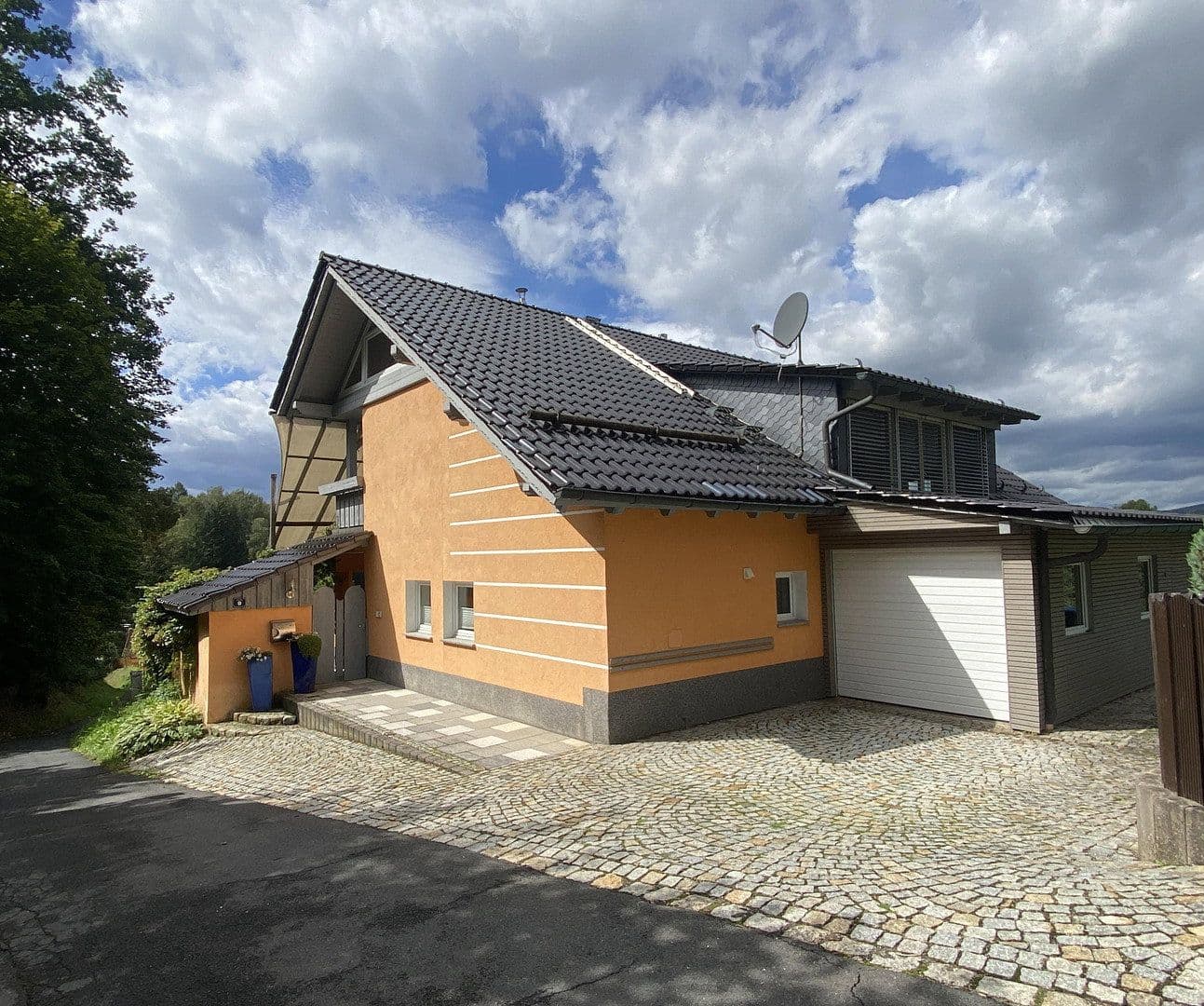 Prodej domu 209 m², pozemek 603 m², Suhl, Durynsko Prodej domu 209 m², pozemek 603 m², Suhl, Durynsko