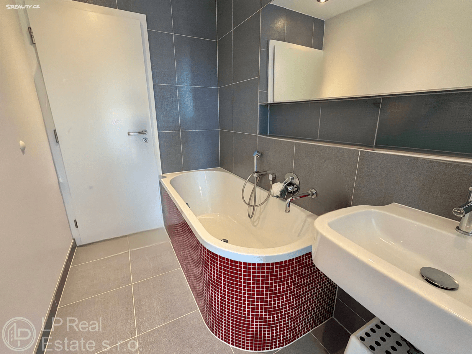 Prodej bytu 3+kk 80 m², Divíškové, Praha, Praha Prodej bytu 3+kk 80 m², Divíškové, Praha, Praha