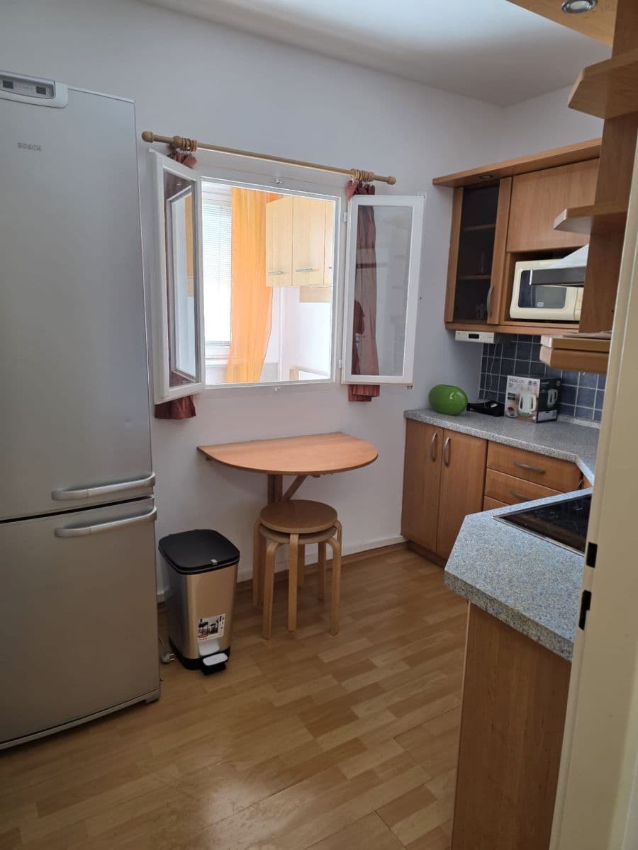Pronájem bytu 2+1 40 m², Bryksova, Praha, Praha Pronájem bytu 2+1 40 m², Bryksova, Praha, Praha