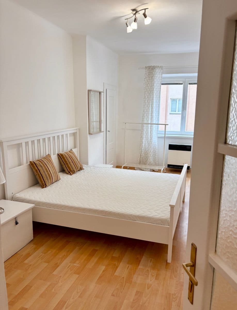 Pronájem bytu 2+kk 50 m², Petra Slezáka, Praha, Praha Pronájem bytu 2+kk 50 m², Petra Slezáka, Praha, Praha