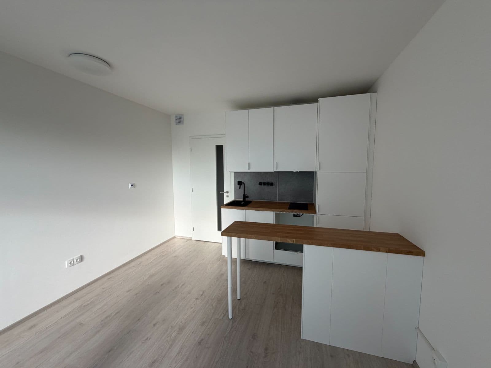 Pronájem bytu 1+kk 32 m², Družstevní, Třebíč, Kraj Vysočina Pronájem bytu 1+kk 32 m², Družstevní, Třebíč, Kraj Vysočina