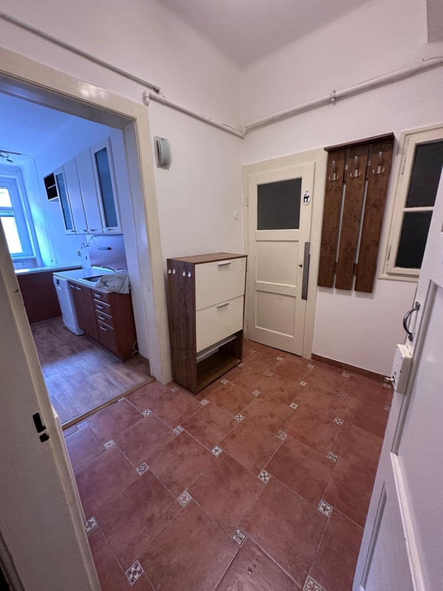 Pronájem bytu 2+kk 43 m², Nemocniční, Praha, Praha Pronájem bytu 2+kk 43 m², Nemocniční, Praha, Praha