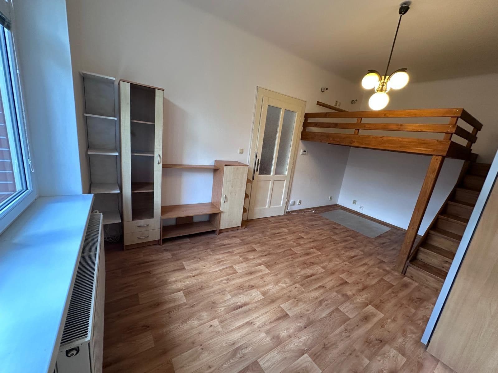 Pronájem bytu 2+kk 43 m², Nemocniční, Praha, Praha Pronájem bytu 2+kk 43 m², Nemocniční, Praha, Praha