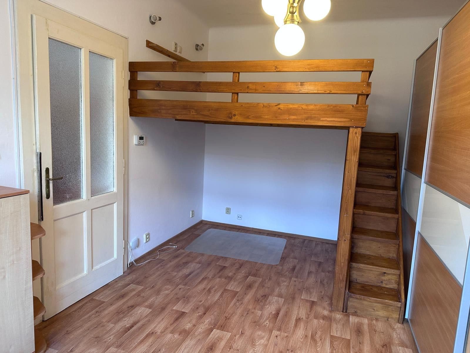 Pronájem bytu 2+kk 43 m², Nemocniční, Praha, Praha Pronájem bytu 2+kk 43 m², Nemocniční, Praha, Praha