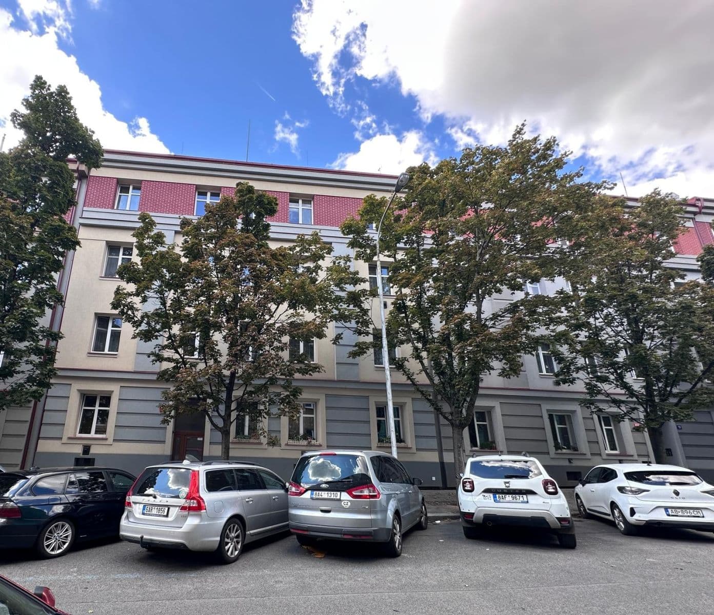 Pronájem bytu 2+kk 43 m², Nemocniční, Praha, Praha Pronájem bytu 2+kk 43 m², Nemocniční, Praha, Praha