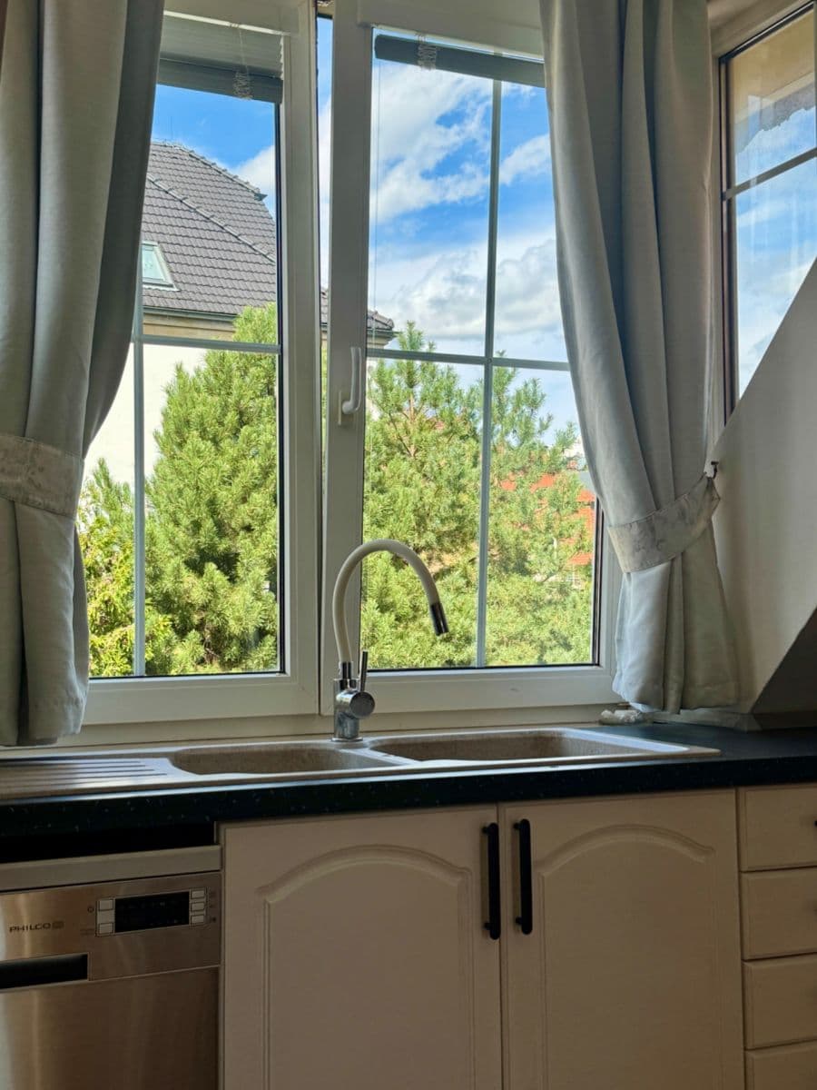 Pronájem bytu 5+kk 220 m², U Waltrovky, Praha, Praha Pronájem bytu 5+kk 220 m², U Waltrovky, Praha, Praha